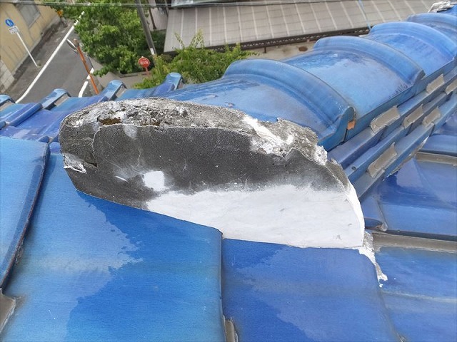 棟の端部をふさぐ漆喰